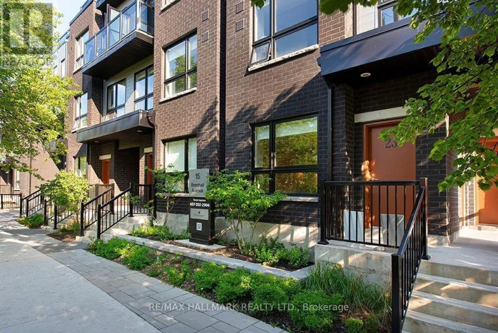 6 - 15 BRENTHALL AVENUE, Toronto (Newtonbrook West), Ontario M2R0B3