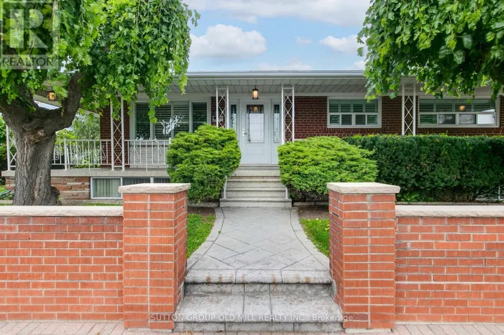 993 ISLINGTON AVENUE, Toronto (Stonegate-Queensway), Ontario M8Z4R1