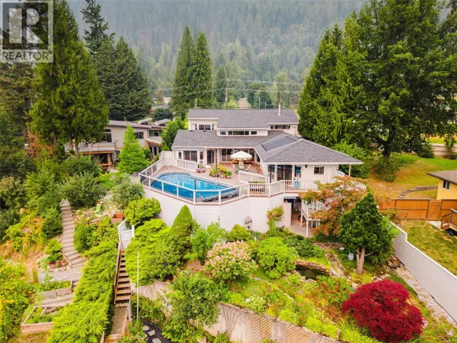 1896 3A Highway, Nelson, British Columbia V1L6K1