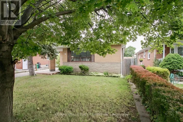 16 MCLAUGHLIN ROAD N, Brampton (Northwood Park), Ontario L6X1Y5