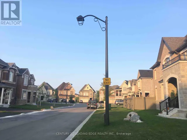 1 BDRM UPPER LEVEL - 23 BOLAND COURT, Aurora, Ontario L4G0W6