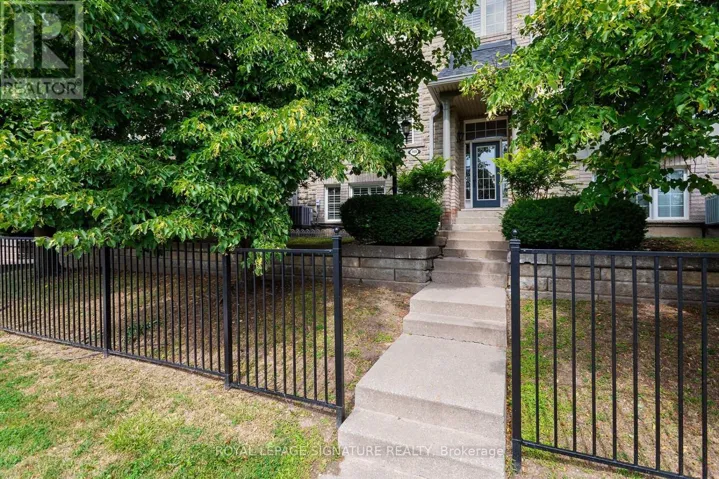 4 - 469 BRISTOL ROAD W, Mississauga (Hurontario), Ontario L5R4G2