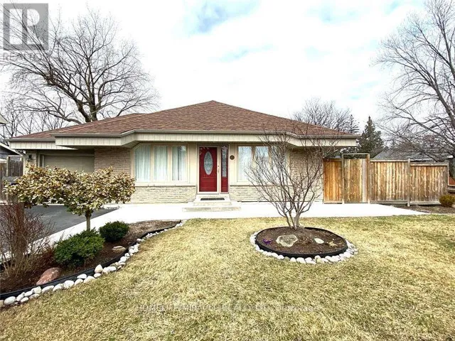 46 ALPHA MILLS ROAD, Mississauga (Streetsville), Ontario L5N1H6