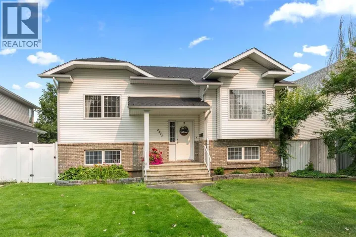 2377 Hawthorne Avenue NE, Medicine Hat, Alberta T1C1W6