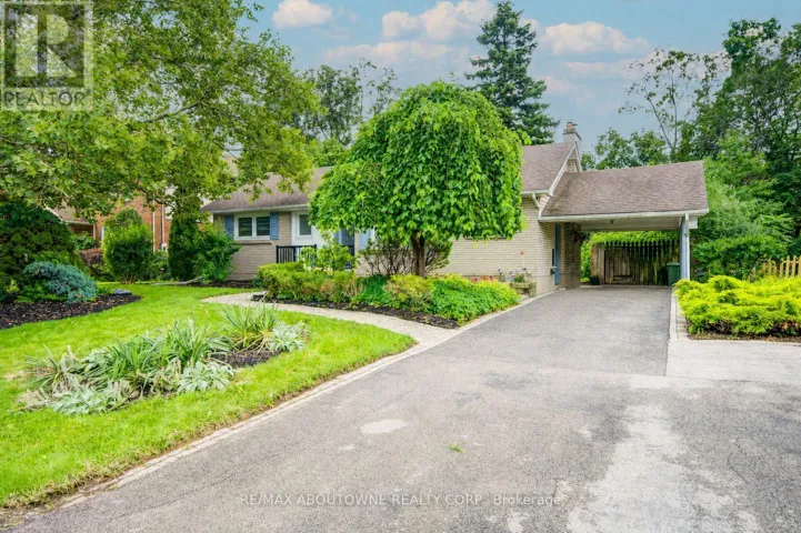 30 DALE AVENUE, Hamilton (Stoney Creek), Ontario L8G3L9