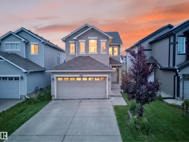1927 51 Street SW, Edmonton, Alberta T6X1Y4