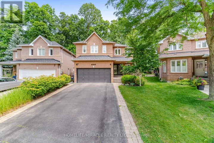 6089 CARRADINE COURT, Mississauga (East Credit), Ontario L5V2C2