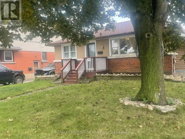 MAIN - 493 UPPER GAGE AVENUE, Hamilton (Sunninghill), Ontario L8V4J2