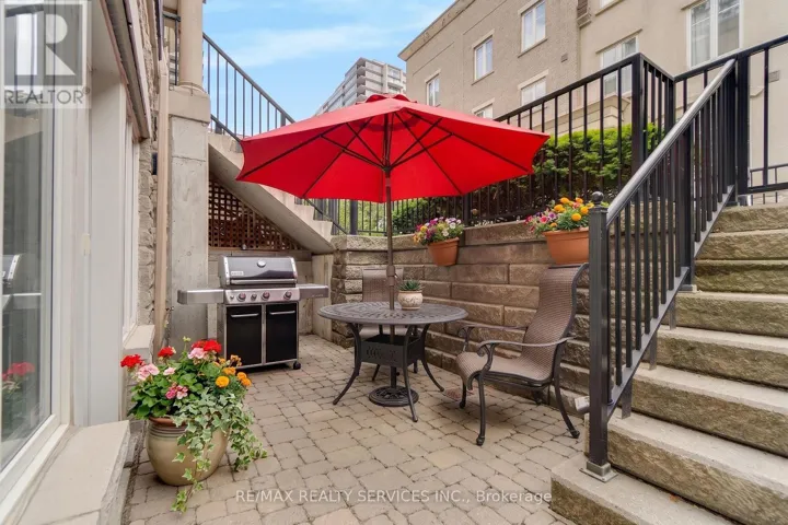 632 - 38 WESTERN BATTERY ROAD, Toronto (Niagara), Ontario M6K3N9