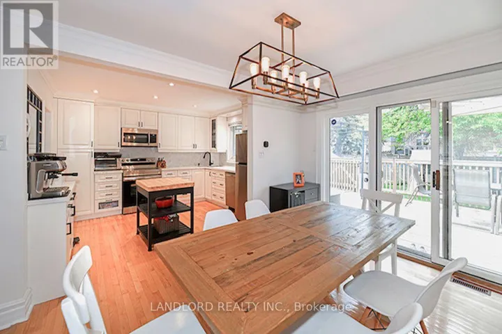 88 CARMICHAEL AVENUE, Toronto (Bedford Park-Nortown), Ontario M5M2W9