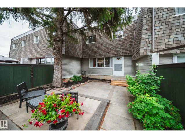 521 VILLAGE ON THE GREEN GR NW, Edmonton, Alberta T5A1H2
