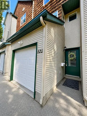 122 Bridlewood Lane SW, Calgary, Alberta T2Y3X8