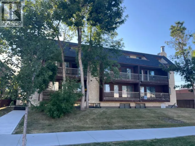 301, 1113 37 Street SW, Calgary, Alberta T3C1S5