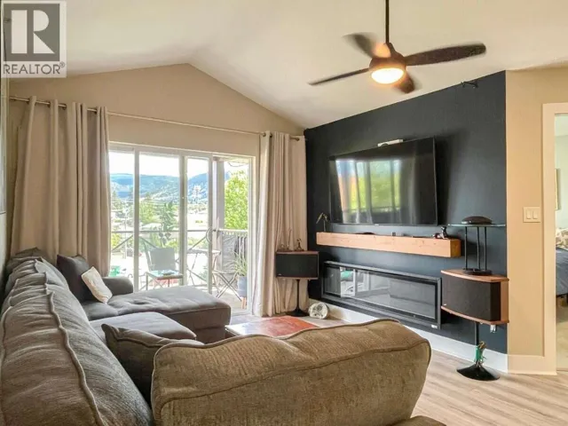 246 HASTINGS Avenue Unit# 405, Penticton, British Columbia V2A2V6