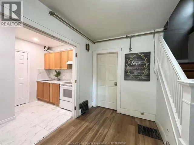 410 RANKIN AVENUE, Windsor, Ontario N9B2R7