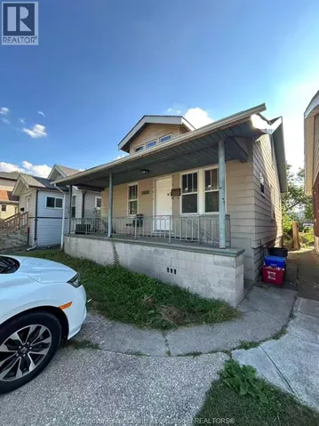 743 RANDOLPH, Windsor, Ontario N9B2T7