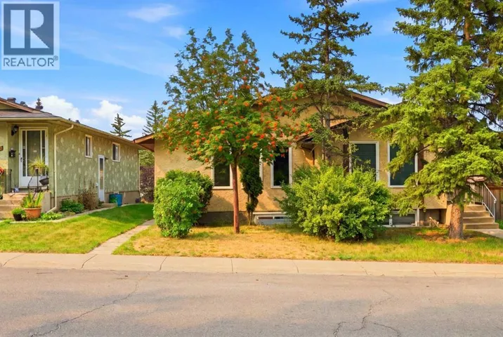 228 Berwick Drive NW, Calgary, Alberta T3K1P5