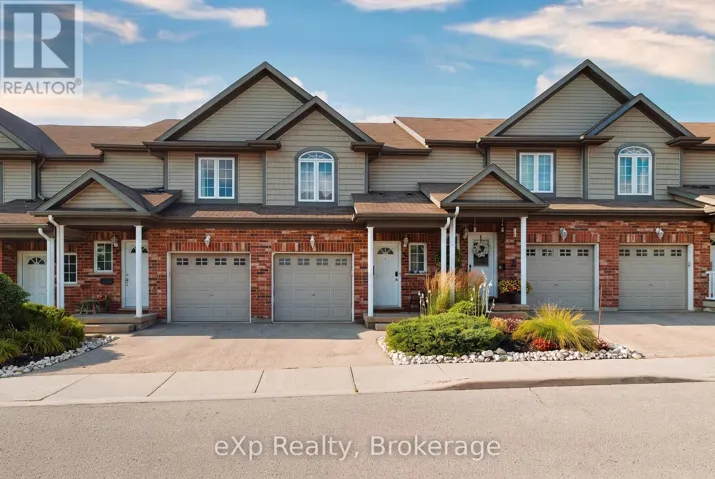 4 – 975 STRASBURG ROAD, Kitchener, Ontario N2E0A8