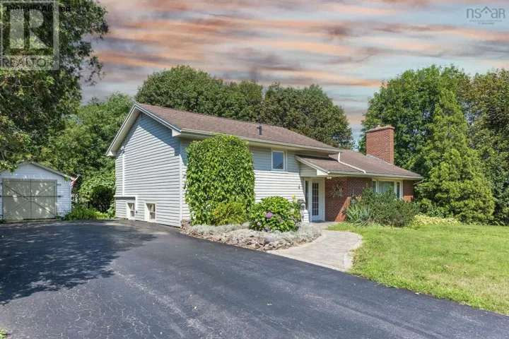 4 Hillcrest Avenue N, North Kentville, Nova Scotia B4N1W9