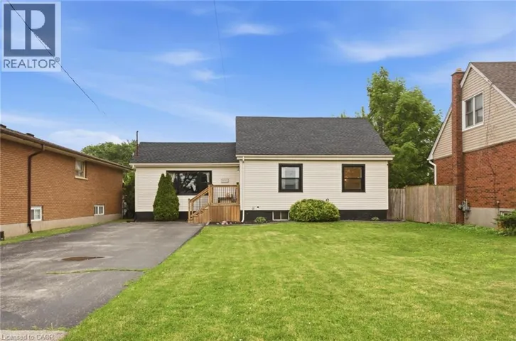 481 UPPER GAGE Avenue, Hamilton, Ontario L8V4J2
