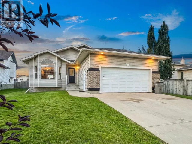 102 Pinnacle Crescent, Grande Prairie, Alberta T8W2T1