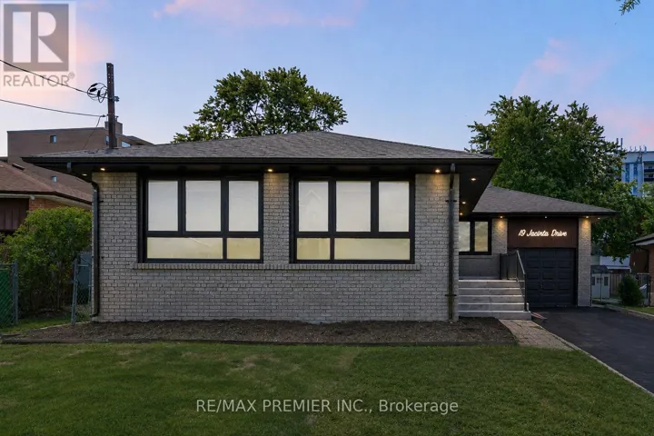 19 JACINTA DRIVE, Toronto (Rustic), Ontario M6L1H6