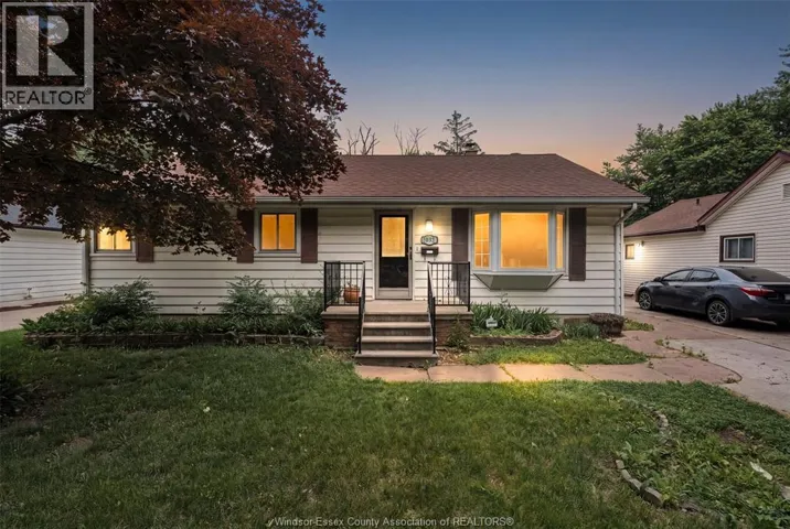 2032 FORD BOULEVARD, Windsor, Ontario N8T2E7