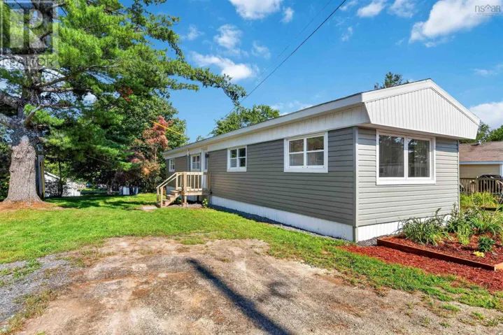 13 Hilltop Drive, Falmouth, Nova Scotia B0P1L0