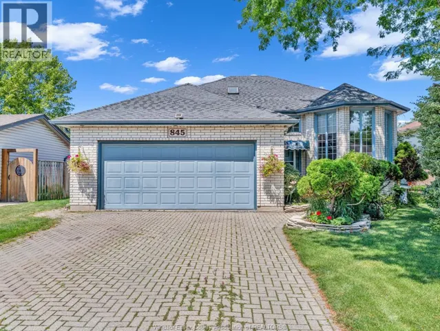 845 SUPERIOR STREET, LaSalle, Ontario N9J3E6