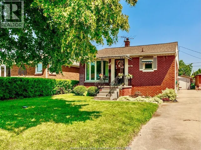 3775 MYRTLE, Windsor, Ontario N9C2C9