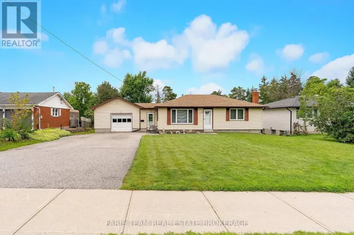 207 WARNICA ROAD, Barrie (Painswick North), Ontario L4N3Z2