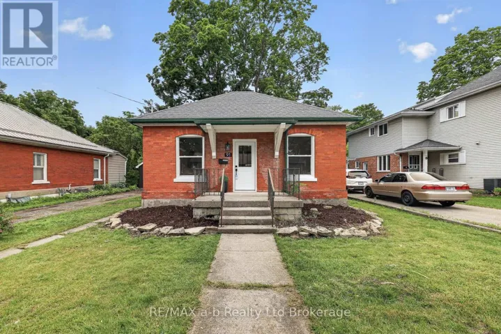 91 WINNIETT STREET, Woodstock (Woodstock - North), Ontario N4S5Z6