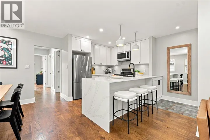 223 W 19TH STREET, North Vancouver, British Columbia V7M1X6