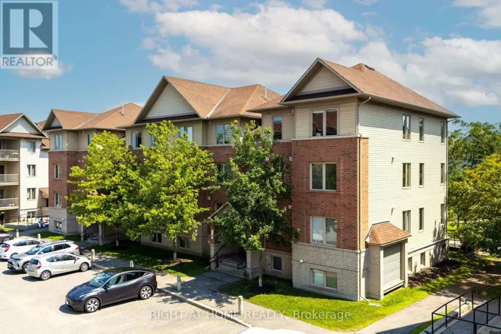 8 - 585 STONEFIELD PRIVATE, Ottawa, Ontario K2G4R4