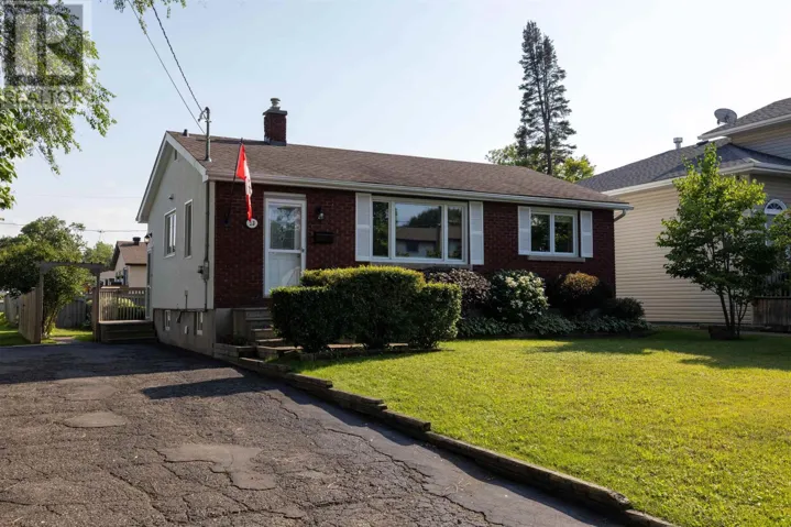 53 Melvin AVE, Thunder Bay, Ontario P7A7C3