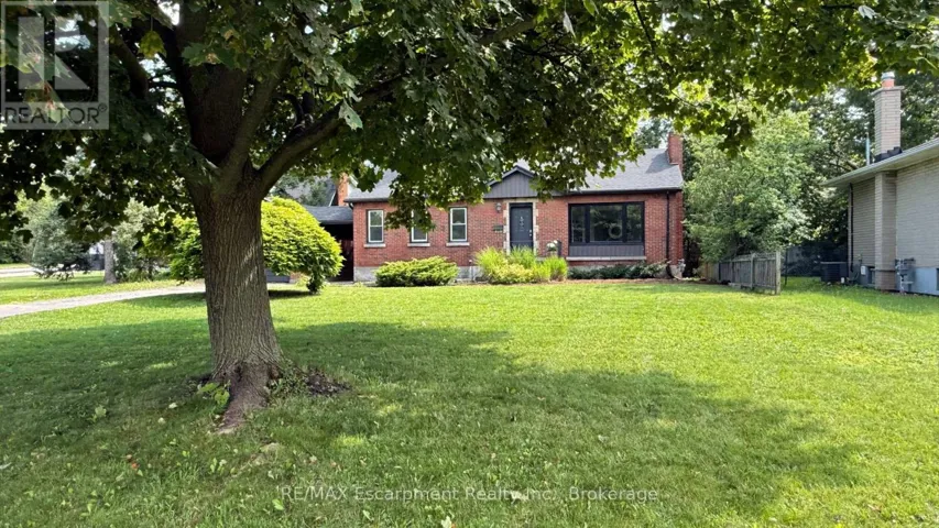 186 GLENDALE AVENUE, St. Catharines (Glendale/Glenridge), Ontario L2T2K5