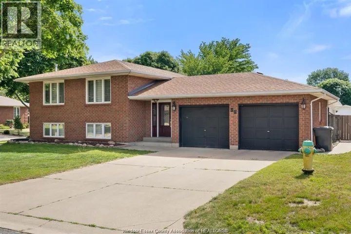 36 CHERRYWOOD, Leamington, Ontario N8H4Z9