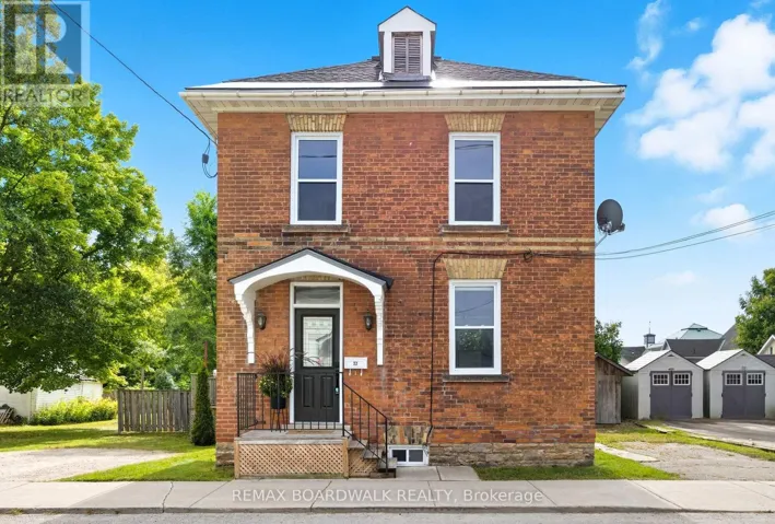 22 ISABELLA STREET, Perth, Ontario K7H2W8