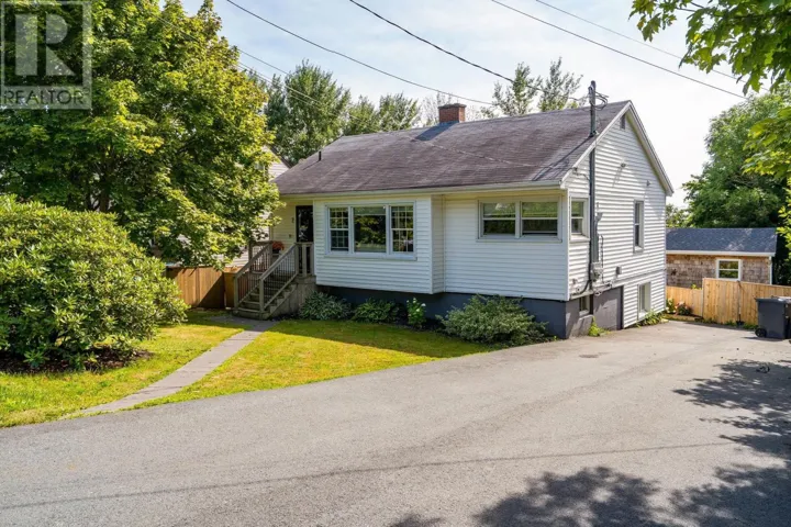 2 Hilltop Drive, Dartmouth, Nova Scotia B2Y3T1