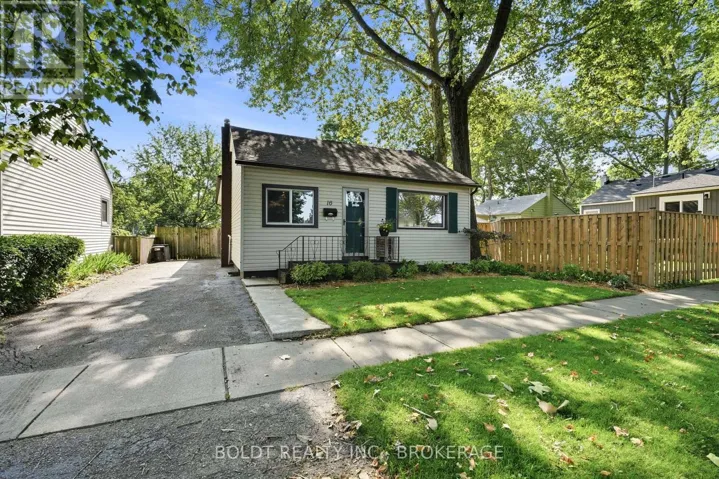 16 LONGFELLOW AVENUE, St. Catharines (Haig), Ontario L2R6N5
