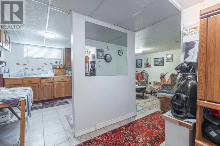 374 UPPER WENTWORTH STREET W, Hamilton (Inch Park), Ontario L9A4T5