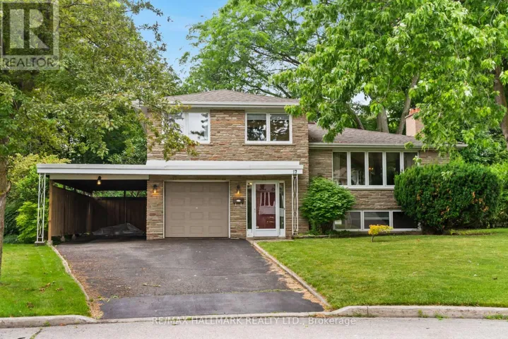 17 GREENYARDS DRIVE, Toronto (Newtonbrook East), Ontario M2M2R7
