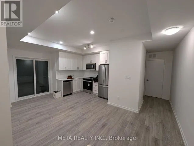 13 - 22 LYTHAM GREEN CIRCLE, Newmarket (Glenway Estates), Ontario L3Y0H3