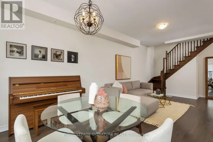 18 - 105 KAYLA CRESCENT E, Vaughan (Maple), Ontario L6A4W3