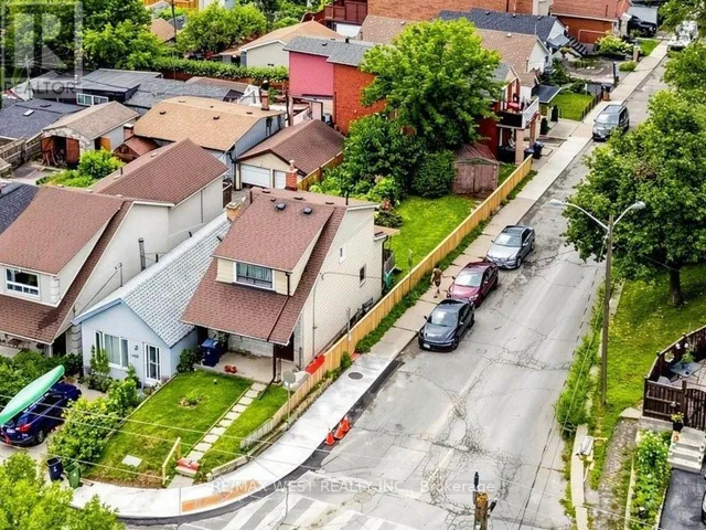410 SILVERTHORN AVENUE, Toronto (Keelesdale-Eglinton West), Ontario M6M3H2