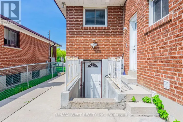 BASEMENT - 31 CLAIR ROAD, Toronto (Glenfield-Jane Heights), Ontario M3N1A7