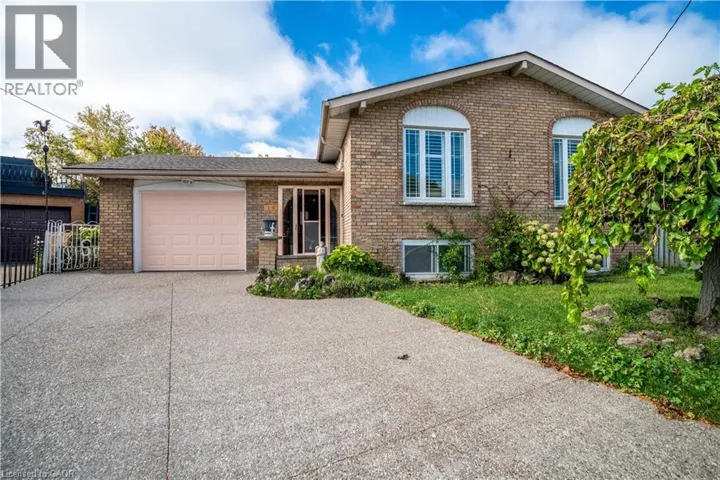 18 VILLA Court, Hamilton, Ontario L8W1M2