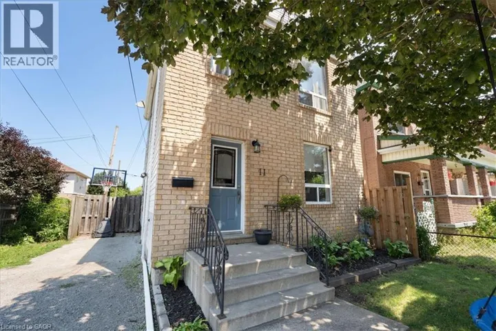 11 PRIMROSE Avenue, Hamilton, Ontario L8L2K7