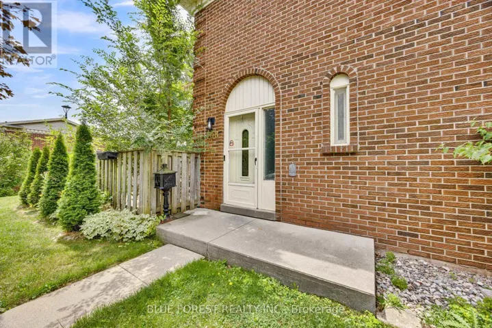 28 - 408 HOMESTEAD COURT, London North (North F), Ontario N6G2E9