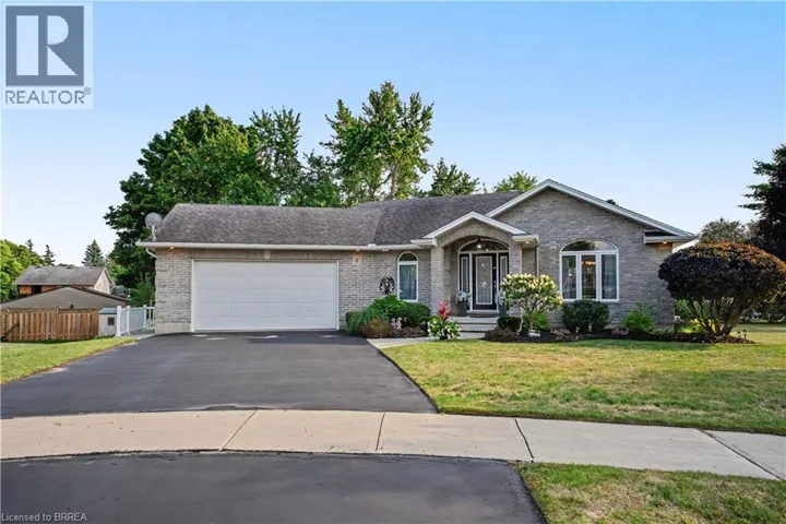 8 UPTON Court, Ayr, Ontario N0B1E0